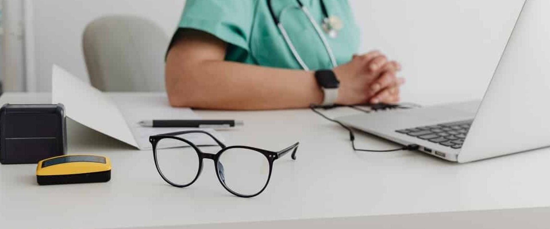 Using Bariatric Tables for Weight Loss | Your Guide